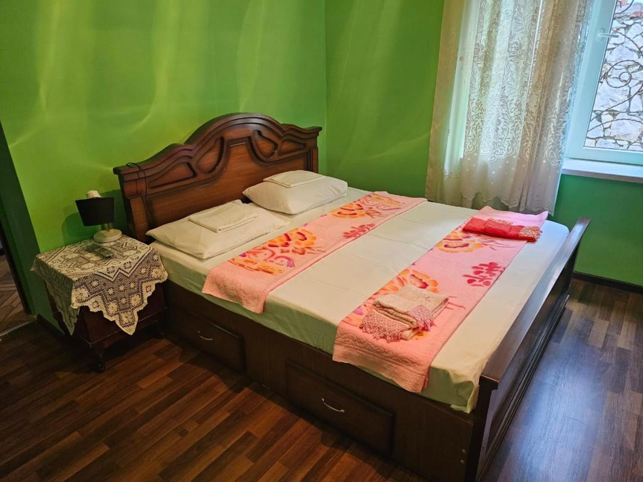 Guest House Amo كوتايسي المظهر الخارجي الصورة