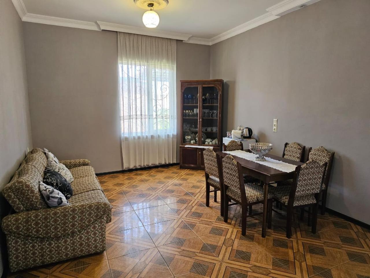 Guest House Amo كوتايسي المظهر الخارجي الصورة