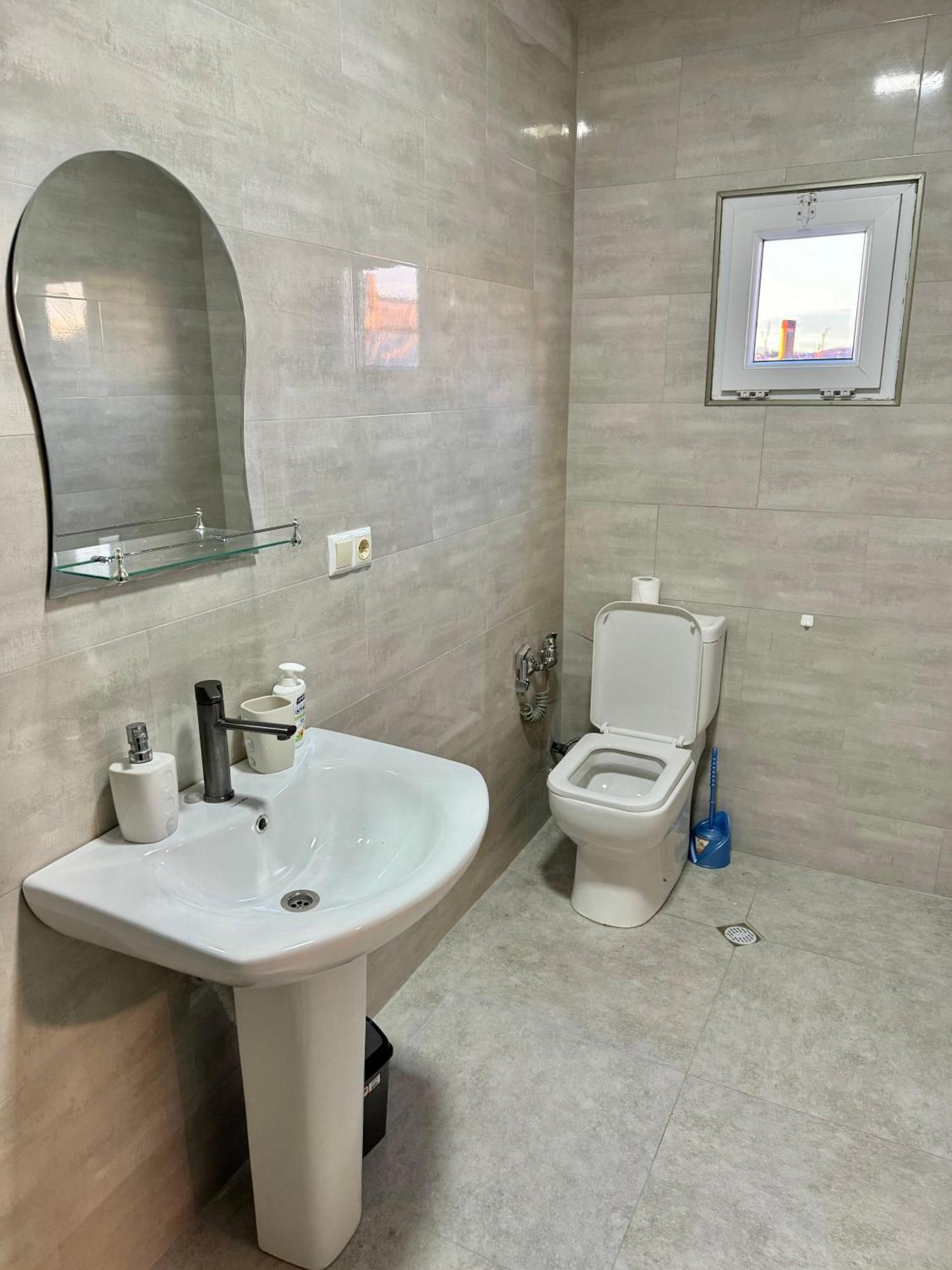 Guest House Amo كوتايسي المظهر الخارجي الصورة